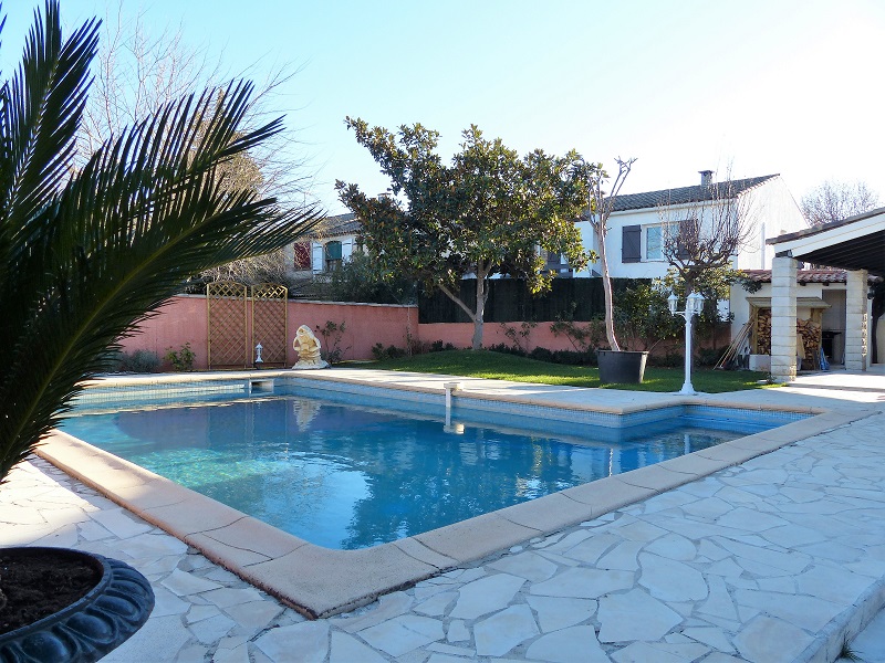 Viager occupé LUNEL - 34400 bouquet 57€ - ref 2082