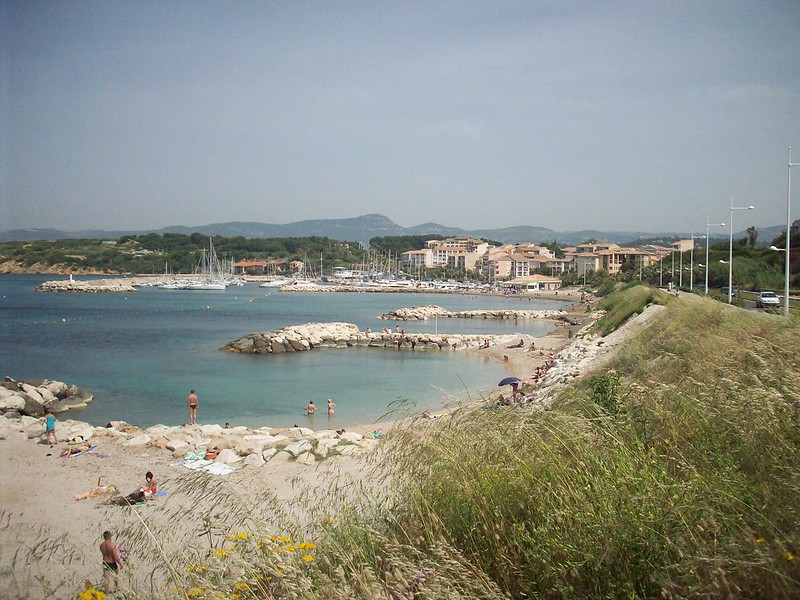Nue-propriété SIX-FOURS-LES-PLAGES - 83140 bouquet 298€ - ref 2181