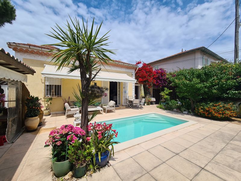 Nue-propriété GOLFE-JUAN - 06220 bouquet 399€ - ref 2223