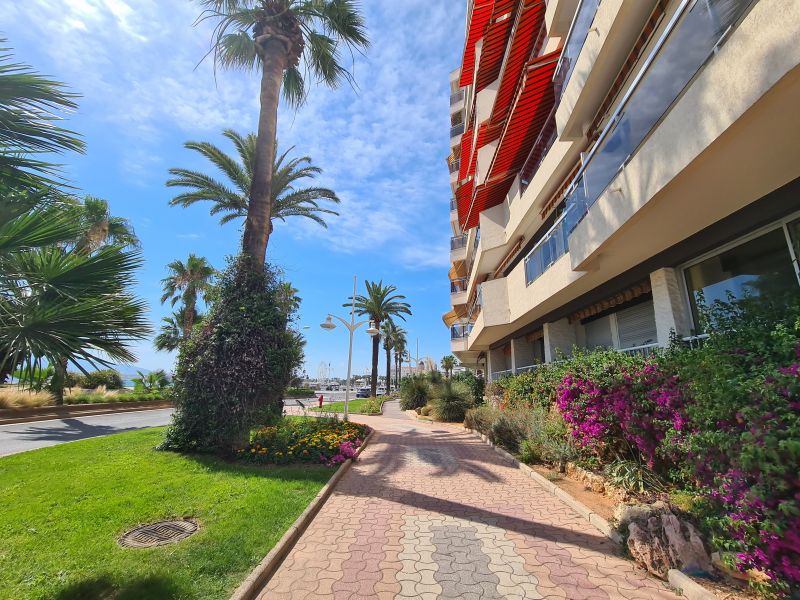 Viager libre SAINT-RAPHAEL - 83700 bouquet 20€ - ref 2258