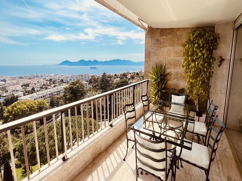 Nue-propriété CANNES - 06400 bouquet 1€ - ref 2447