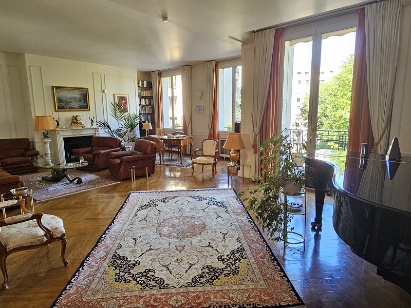 Nue-propriété PARIS - 75016 bouquet 1€ - ref 2834