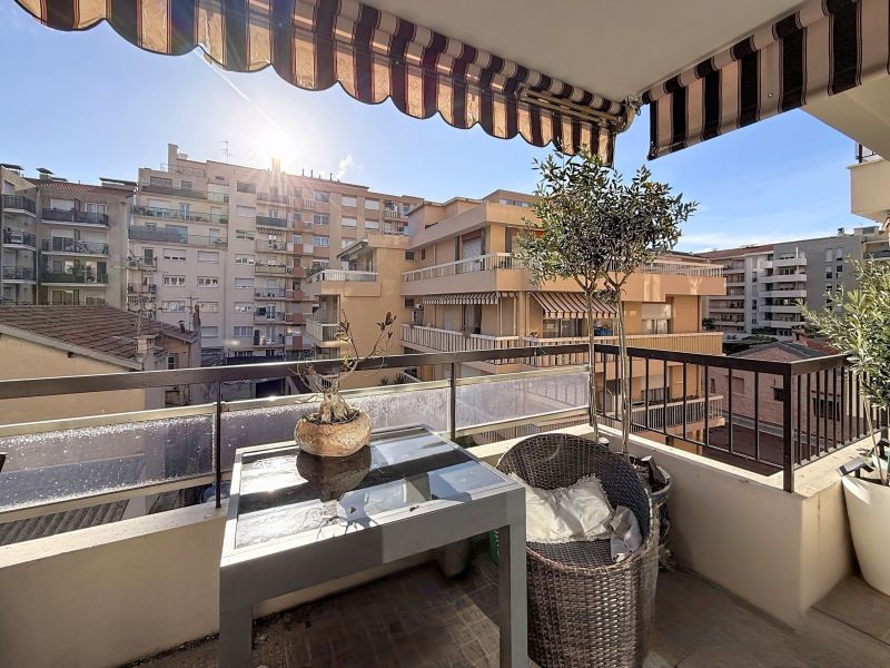 Viager occupé NICE - 06300 bouquet 48€ - ref 2874