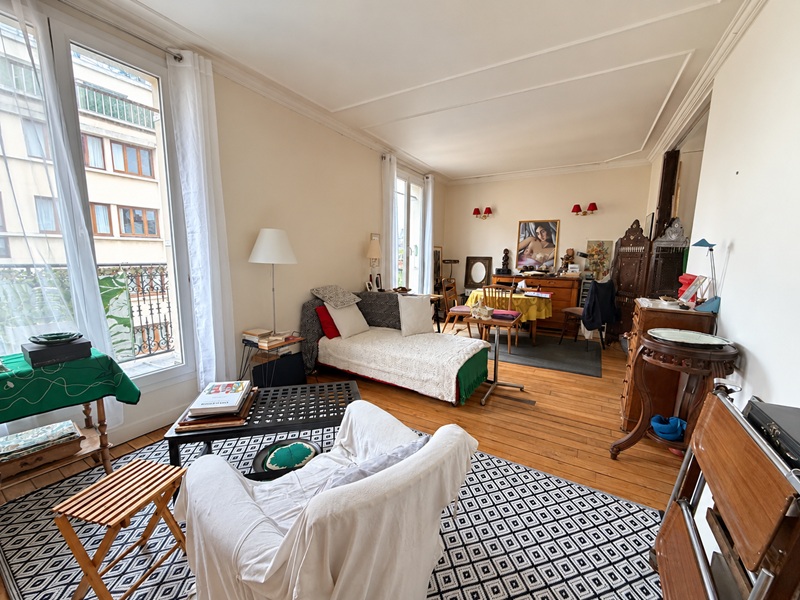 Viager occupé PARIS - 75018 bouquet 81€ - ref 2937